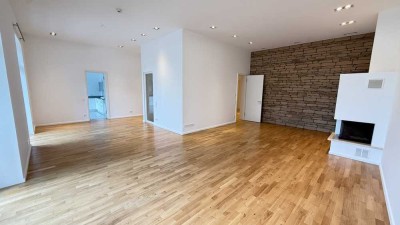 Luxus Wohnung 3.60 Meter Deckenhöhe 310 qm