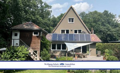 Modernes Niedrigenergie-Einfamilienhaus mit Saunahäuschen in Mahlow