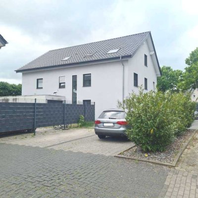 Effizientes und modernes 3- Familienhaus mit Garten, Garage & 3 Stellplätzen in guter Lage von HF