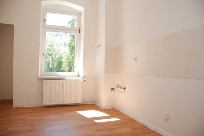 Lichterhellte 4-Raum-Altbauwohnung nahe Parkanlage