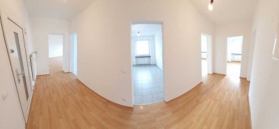 ⭐++4-Zimmer Wohnung ++sehr hell++geräumig++ moderne Küche zur Ablöse