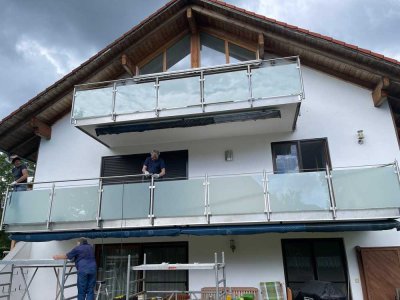 Geräumige und sanierte 4-Zimmer-Wohnung mit Balkon und Einbauküche in Kirchseeon