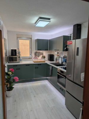 Renovierte 3 Zimmer Wohnung - 84qm - Einbauküche