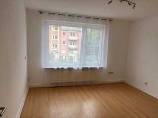 KL - Bännjerrück - 3 Zimmer, Küche, Bad, Balkon kleiner Wohneinheit, neu renoviert m. PKW-Stellplatz