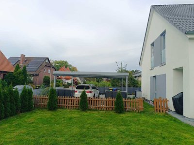 Günstige, neuwertige 5-Zimmer-Doppelhaushälfte mit geh. Innenausstattung und EBK