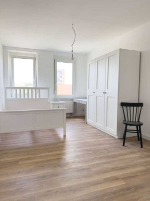 WG gesucht? 4 voll möblierte Zimmer in zentraler Nürnberger WG frei!