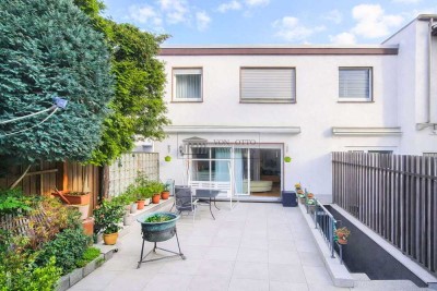 Reiheneckhaus mit gepflegten Gartenanteil und Garage