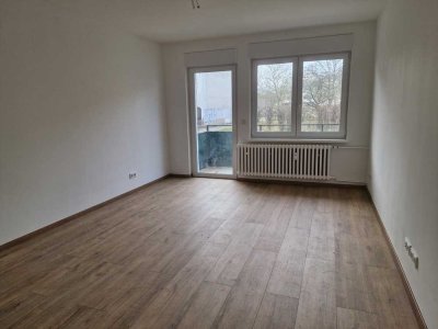 Erstbezug nach Sanierung 3 Zi Whg im ruhigen Grünen