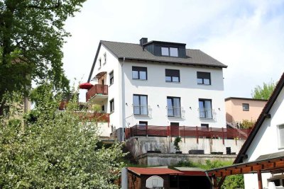 Hochwertig saniertes Mehrfamilienhaus mit traumhafter Grünlage in Schwabach-Limbach