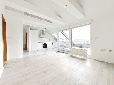 Schicke Wohnung mit tollem Ausblick vom uneinsehbaren Dachbalkon