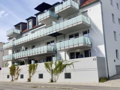 Exklusive, neuwertige 4-Zimmer-Wohnung mit gehobener Innenausstattung, Balkon und EBK in Weingarten