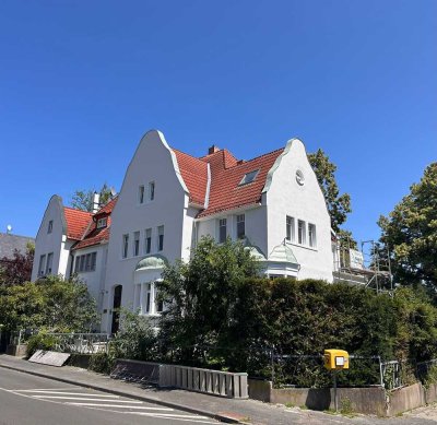 Erstbezug nach Kernsanierung! 4-Zimmer-Altbauwohnung mit Balkon