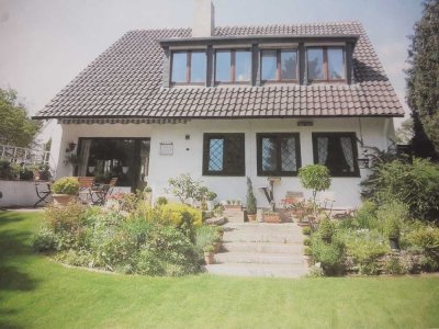 Schönes EFH mit Terrasse und Garten in ruhiger Lage