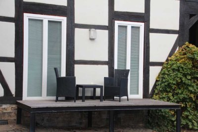 Möblierte, wunderschöne Wohnung mit zwei Zimmern sowie Balkon und EBK in Wolfsburg
