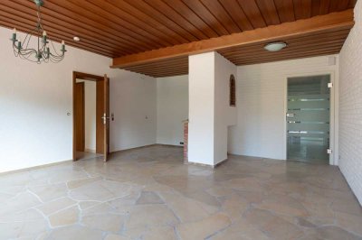 Erstbezug nach Renovierung: Haushälfte mit Terrasse & eigenem Eingang in Südkirchen