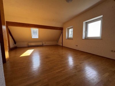 Helle, gemütliche 2-Zimmer-Wohnung mit Einbauküche in idyllischer Lage nahe Pegnitz