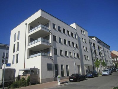 Neuwertige 1,5-Raum-Wohnung mit französischem Balkon und Einbauküche in Fürth