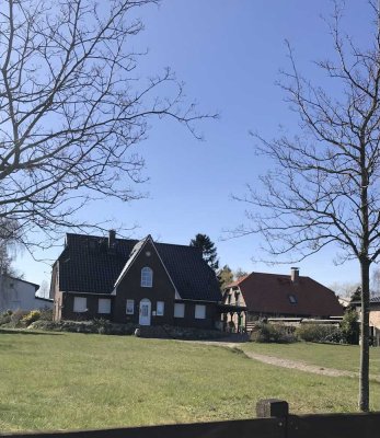 Traumhaftes u. geräumiges,  6-Zi.-Landhaus mit gehobener Innenausstattung und EBK in Kröslin