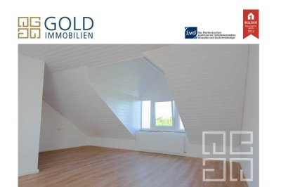 GOLD IMMOBILIEN: 1-Zimmer Wohnung im Dachgeschoss in Feldrandlage