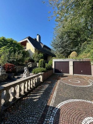 Luxus trifft auf Idylle – Exklusive Villa mit Einliegerwohnung- Video auf unserer Internetseite