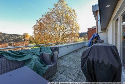 Teilsanierte 3-Zimmer-Wohnung mit großer Dachterrasse im Penthouse-Stil