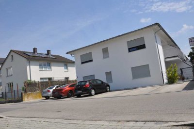 Neuwertige 2,5-Zimmer-Wohnung mit Balkon und EBK in Mühldorf am Inn