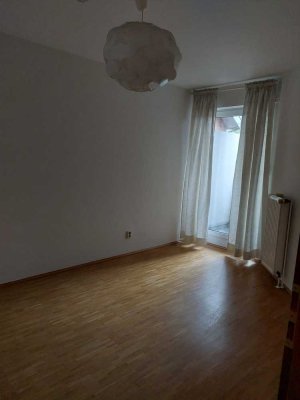 Biete 2 Zimmerwohnung nähe Beller Park