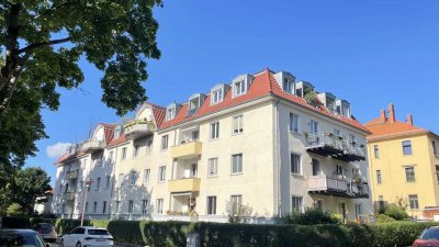 Helle 2-Zimmer-Wohnung mit Loggia in Dresden-Cotta
