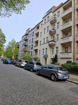 Helle 2-Zimmer-Wohnung mit Balkon in Berlin-Pankow