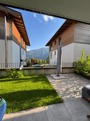 PROVISIONFREI - Moderne Gartenwohnung mit 100 m² Eigengarten und Tiefgaragenstellplatz in Maurach am Achensee