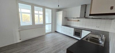 2,5 Zimmer mit Burgblick, Balkon, Loggia und opt. Stellplatz