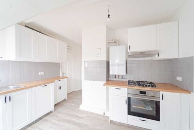 Im Herzen Lübecks: Altbau-Charme & Atelier-Flair, 4‑Z-DG mit neuer EBK
