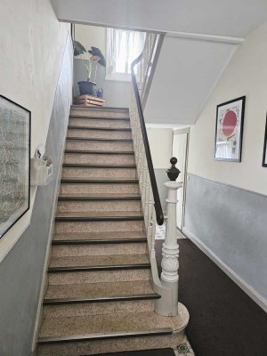 Gemütlich & geräumig  4 Zimmer Dachgeschoss