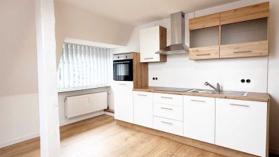 ***Renoviert: City-Wohnung im Dachgeschoss***