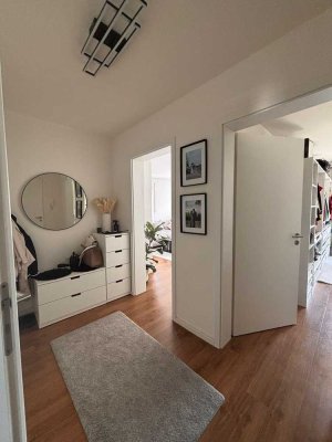 Neuwertige 3-Zimmer-Wohnung mit Balkon und EBK in Regensburg