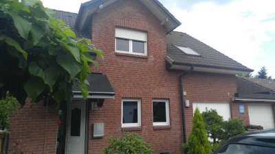 4-Zimmer-Einfamilienhaus mit gehobener Innenausstattung und EBK in Dormagen
