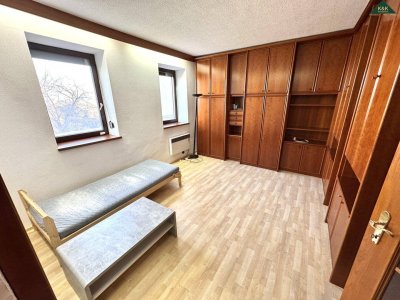 2,5 ZIMMER WOHNUNG MIT VIEL STAURAUM - PROVISIONSFREI
