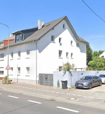 Ca. im Jahr 2015 aufwendig saniertes Mehrgenerationenhaus in Frankfurt-Sossenheim