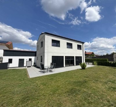 Moderner Wohntraum in hochwertiger Betonbauweise