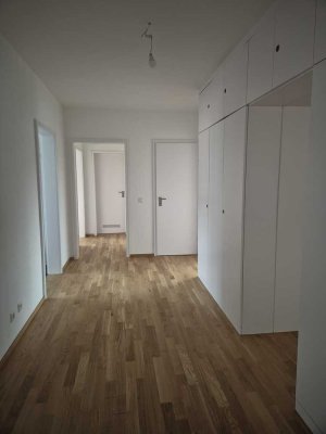 Erstbezug nach Renovierung / Elegante 4-Zimmer-Wohnung mit Loggia in Baden-Baden Oos