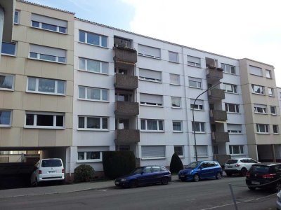 Helle 4-Zimmer-Wohnung mit Balkon im 1. OG in Pforzheim Weststadt