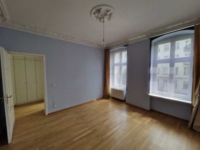 Prenzlauer Berg nahe Prater: gepflegte 2-ZKB, Balkon, EBK, Lift; provisionsfrei vom Eigentümer