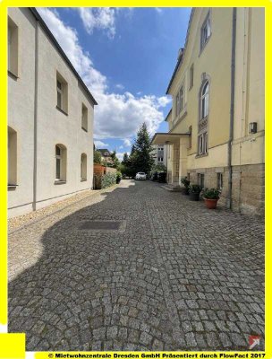 Schöne helle 1-Raum Wohnung mit Badewanne in bester Lage !!!