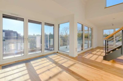 Pankow: Lichtdurchflutetes Neubau-Penthouse mit Galerieebene, Fahrstuhl und viel Außenfläche!