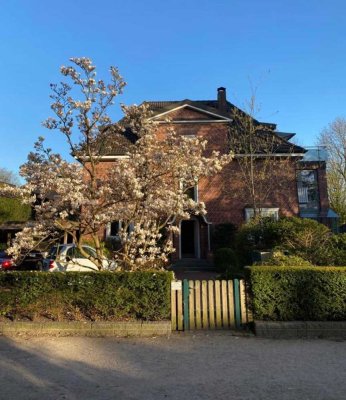 Befristete 2-Zimmer-Wohnung mit Dachterrasse in Hamburg-Othmarschen