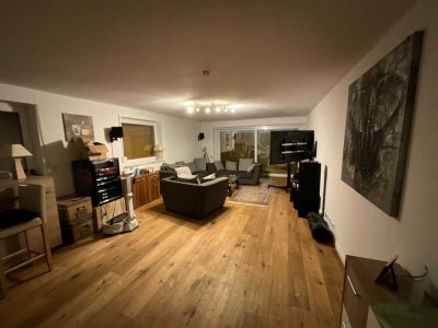 Großzügige 5-Zimmer Wohnung mit großer Terrasse und Balkon in Hamburg-Marienthal