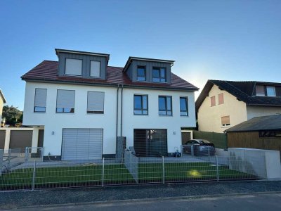 Lichtdurchflutete, großzügige Doppelhaushälfte mit Garten