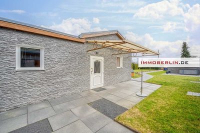 IMMOBERLIN.DE - Teilbares Grundstück mit Bungalow in familienfreundlicher Lage