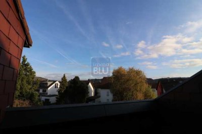 Wohntraum: Dachterrasse im Grünen, EBK, Garage, Kellerraum, Speicher....