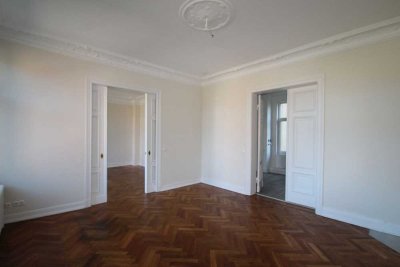 Wunderschöne Altbauwohnung mit Stuck und Parkett zentral in Lübeck!